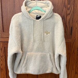 Nike Sherpa Teddy Fleece Hoodie – Size Medium